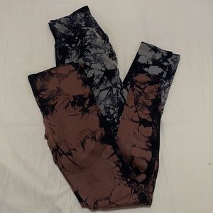 AMAZON SCRUNCH BUTT LEGGINGS